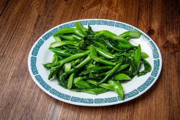 Cultivando Brócolis Chinês em Varandas Pequenas